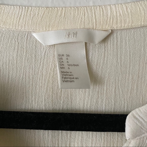 H&M - Cream Short Sleeve Blouse - Picture 3 of 3